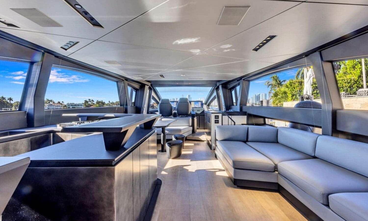 BUY OR SALE 15 Pershing 80GTX