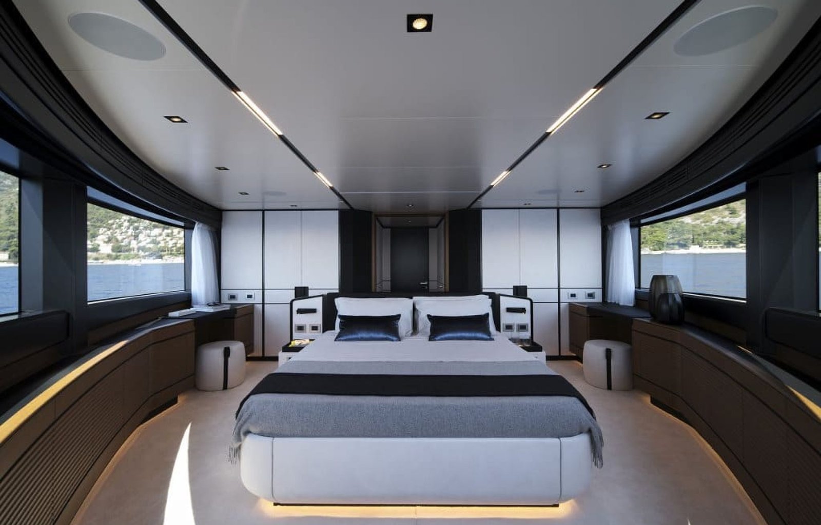 STATEROOMS AZIMUT 200