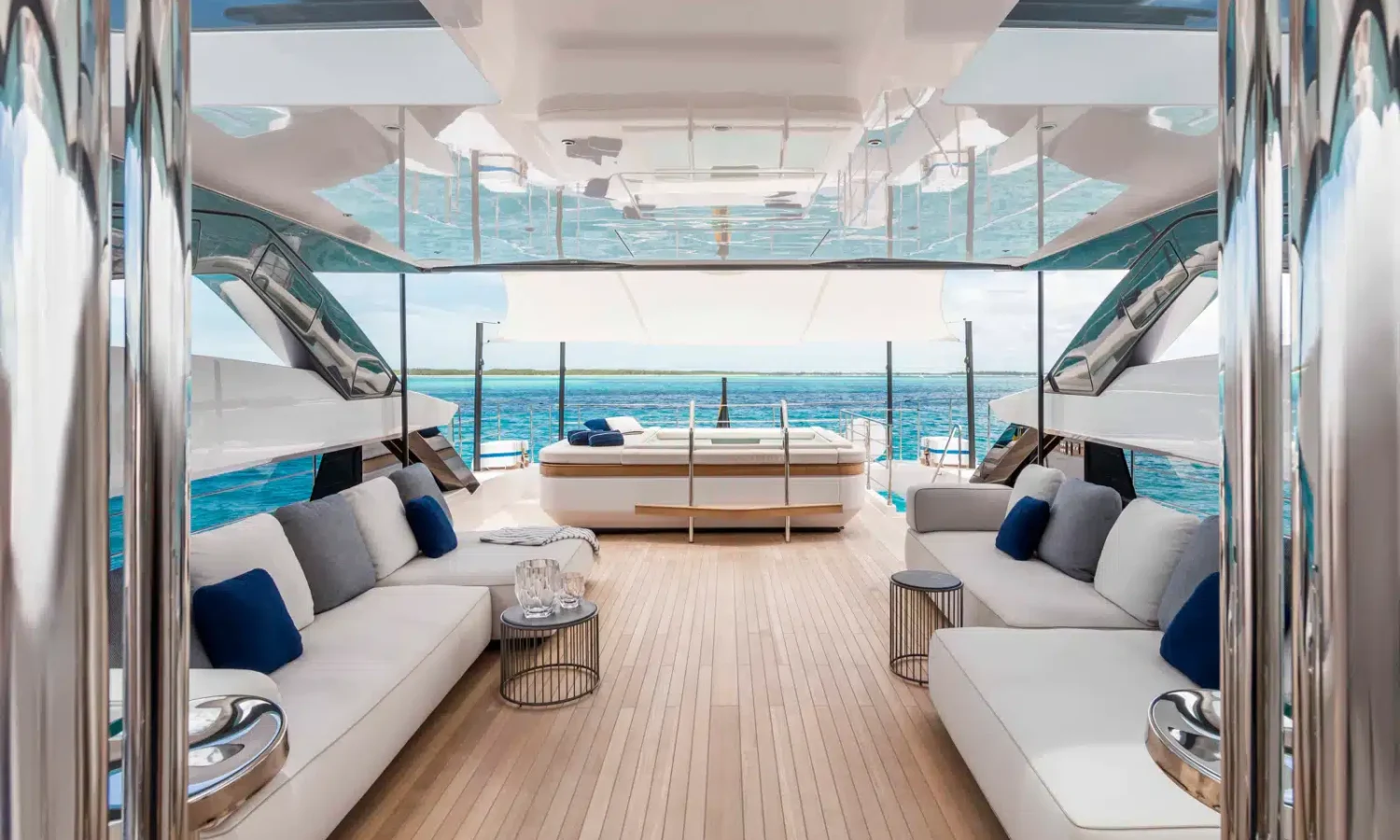 Sundeck+looking+aft-gAxBF6K1