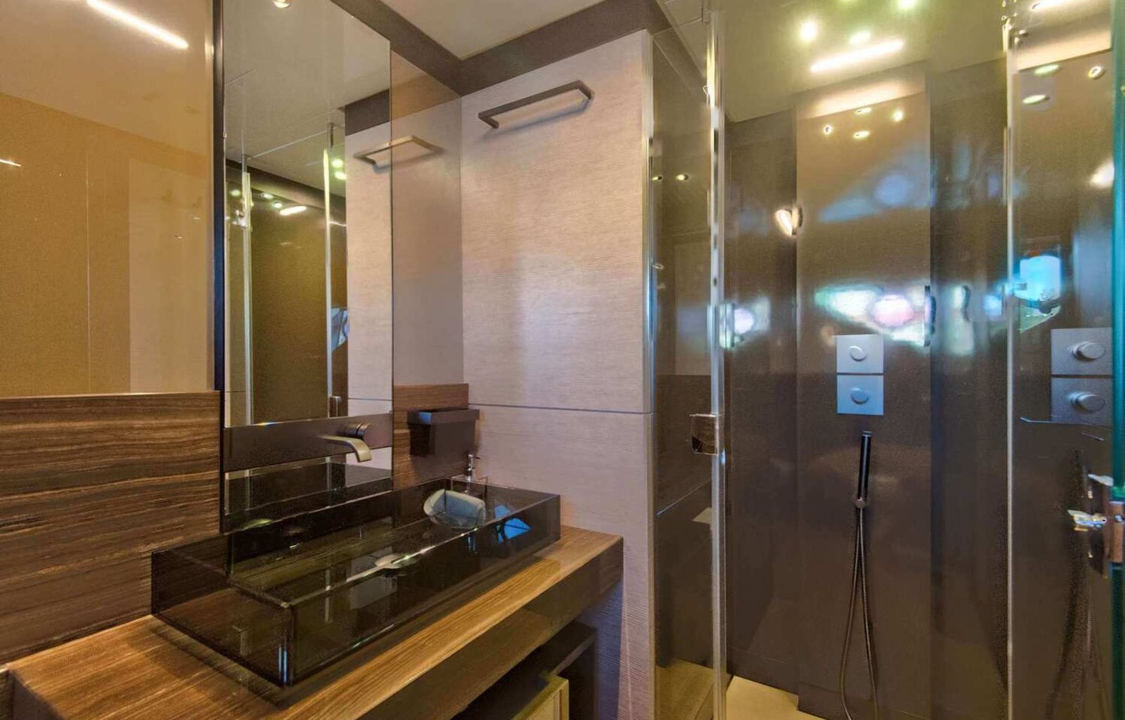 ferretti-920-ciao-ii-interior-6 (1)