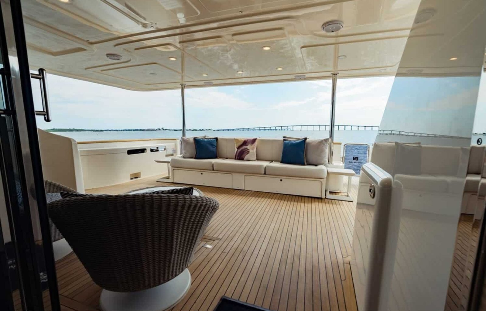 large_3633458 (2) (1)